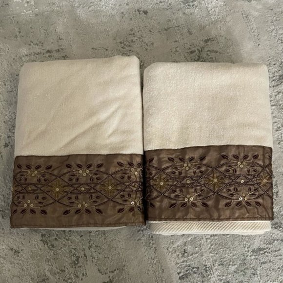 Bath Towel Cream towel with tan